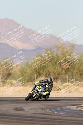 media/Nov-02-2025-CVMA (Sun) [[337aff29ab]]/Race 17-Amateur Supersport Middleweight/